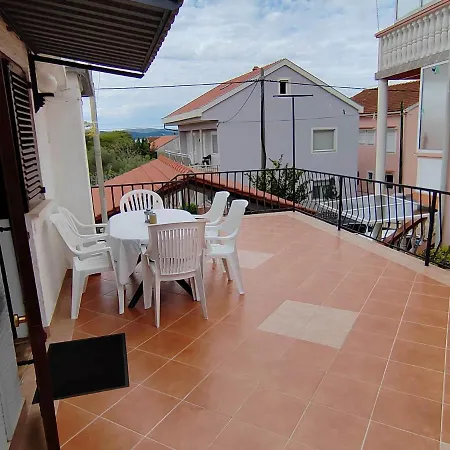 Apartment Doroteja *