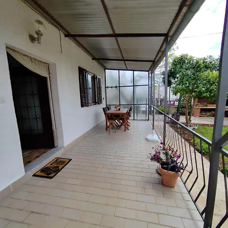 Apartment Doroteja *